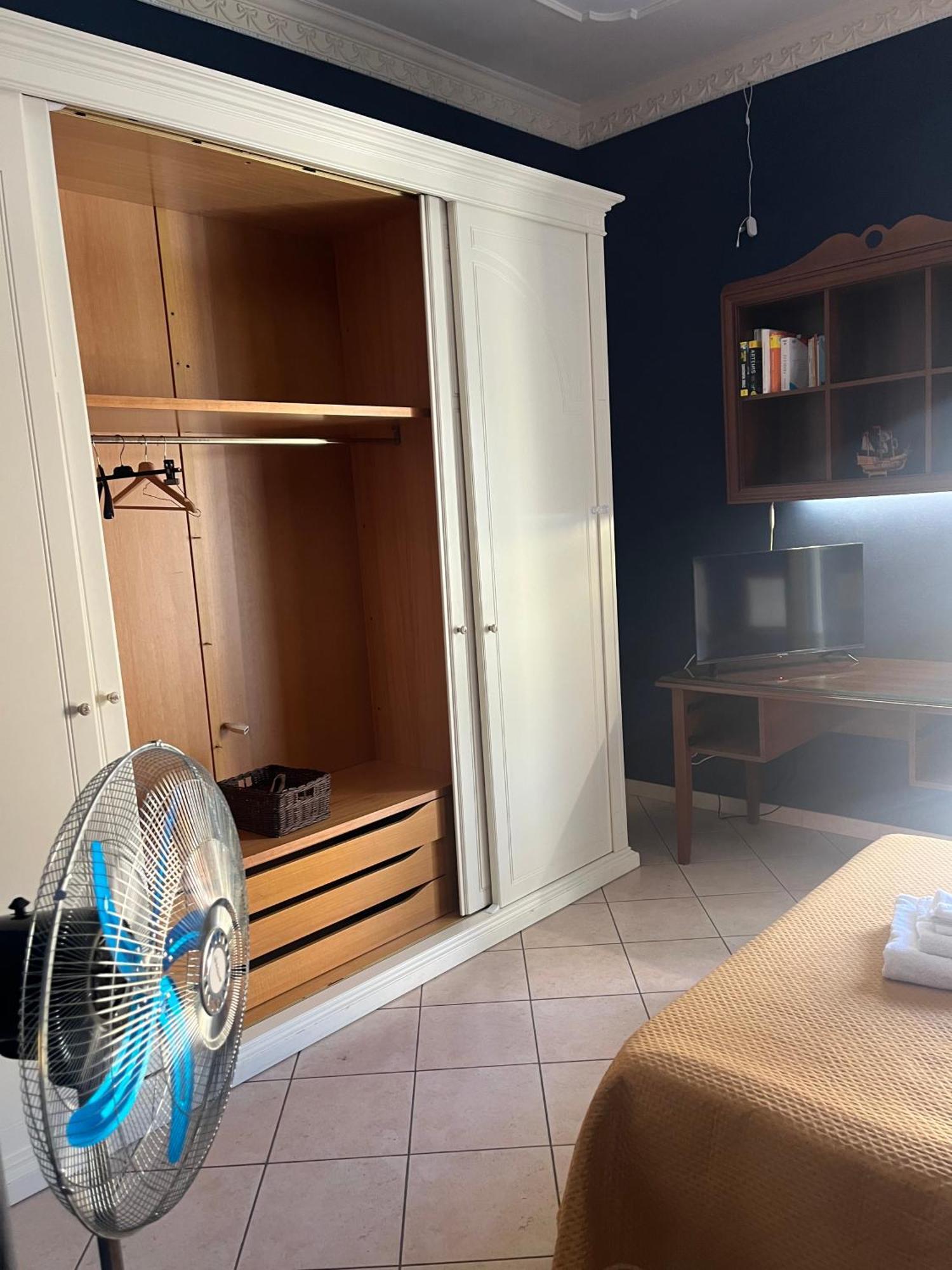 Specter Guesthouse Nettuno Exterior foto